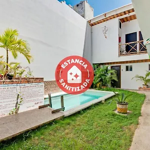 2* Hotel Oyo Jarro Cafe